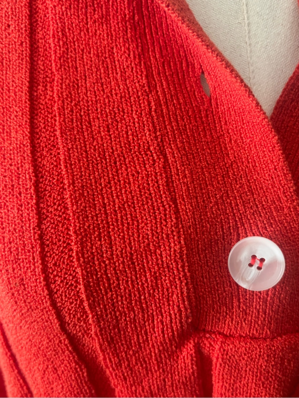 Red Cropped Rib Knit Sweater - Picture 4 of 10